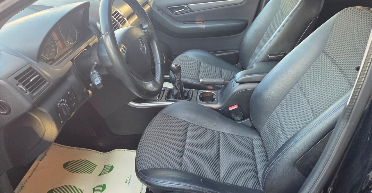 Mercedes-benz A 180 BlueEFFICIENCY Avantgarde