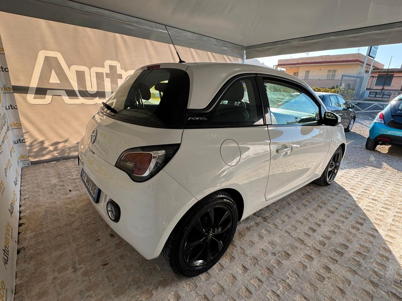 Opel Adam 1.2 70 CV White/Black Link