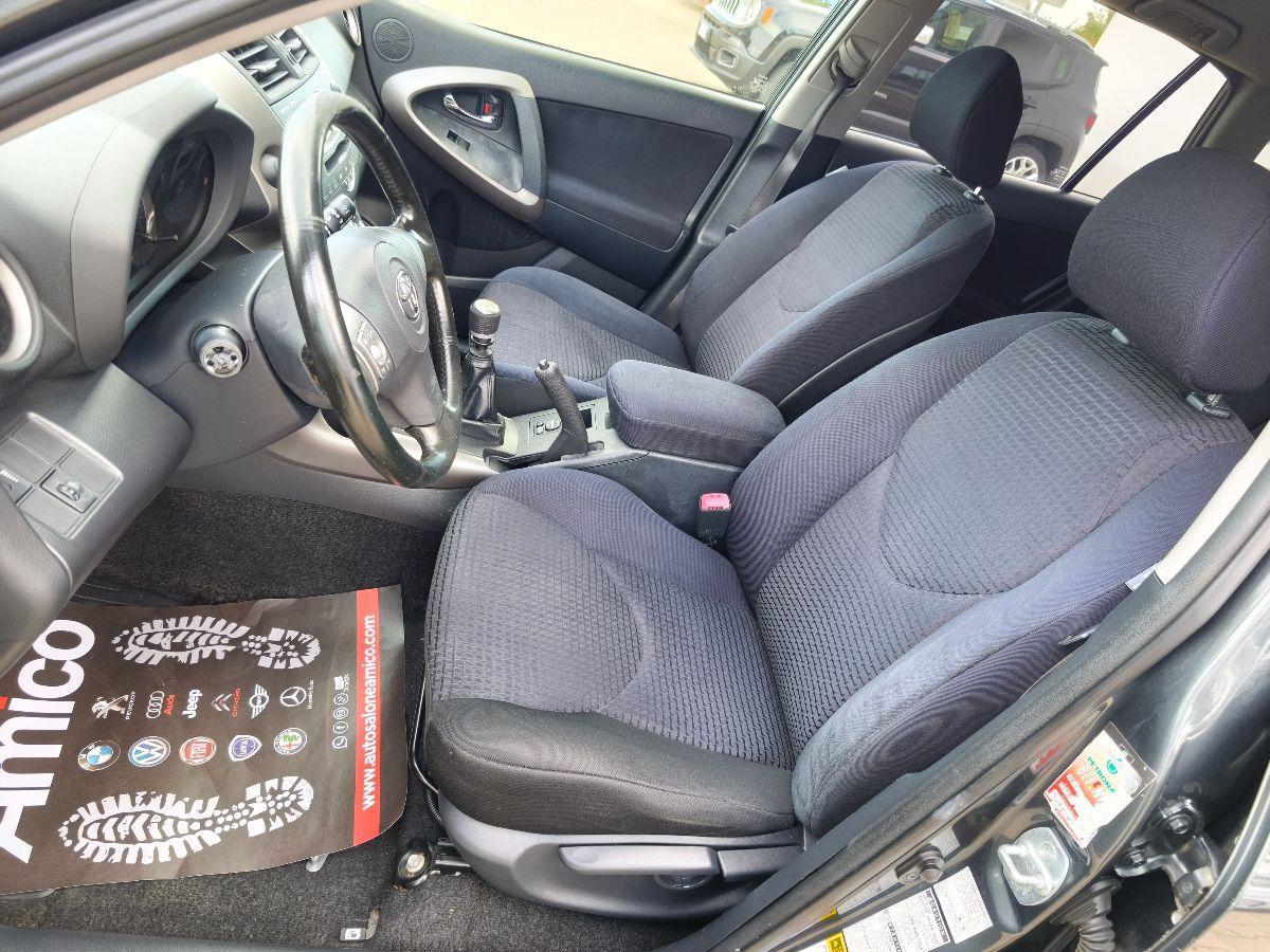 TOYOTA RAV4 2.2 D-4D 136CV Sol