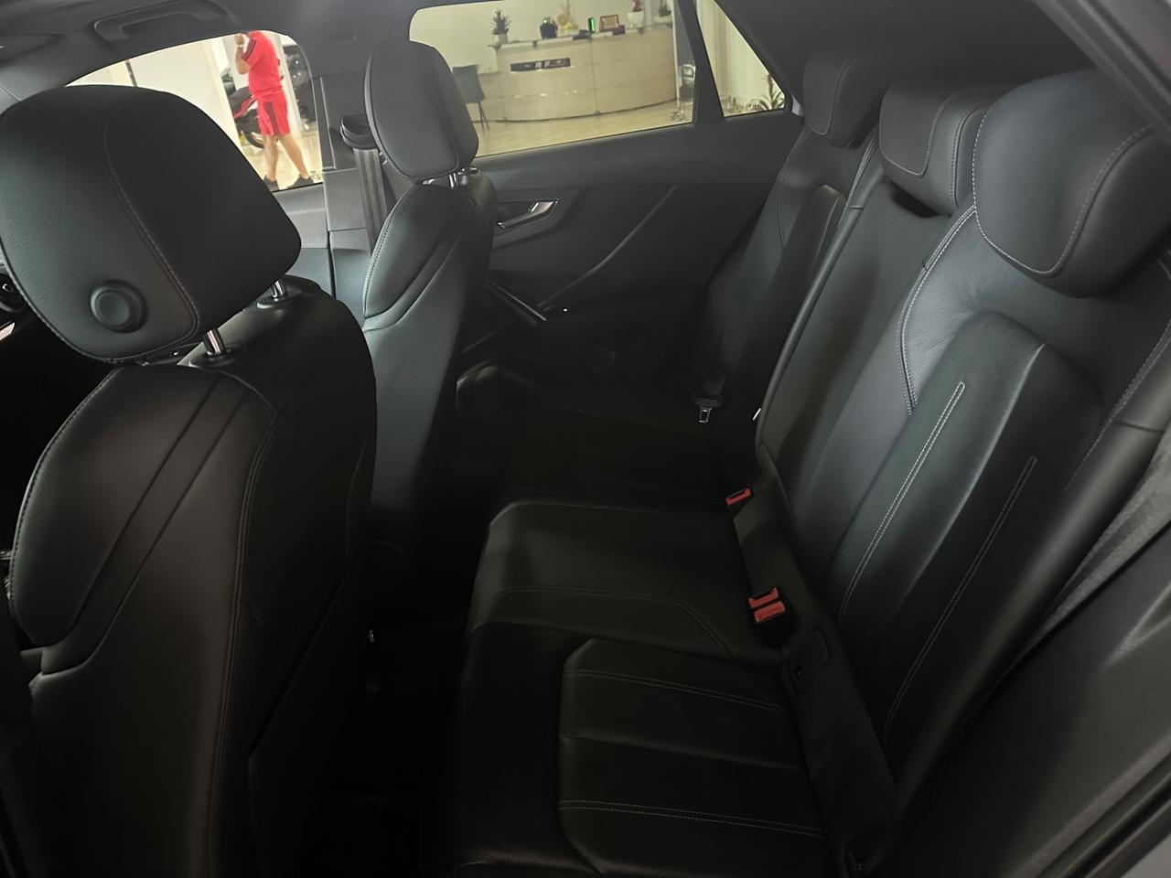 Audi Q2 35 TDI S tronic Identity Black