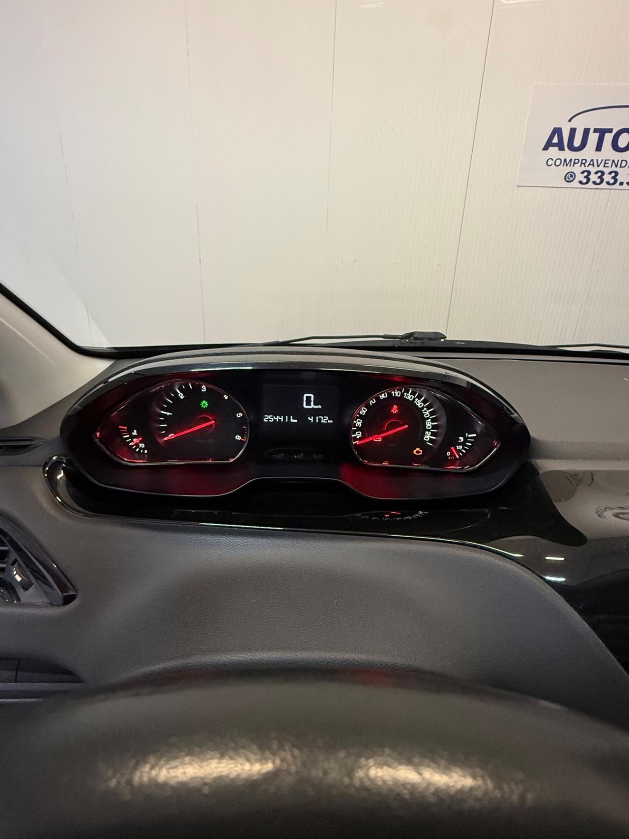 Peugeot 208 1.4 HDi 68 CV 5 porte Access