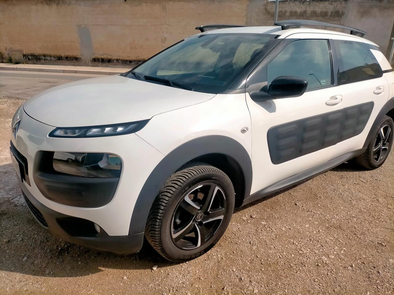 Citroen C4 Cactus BlueHDi 100 Shine