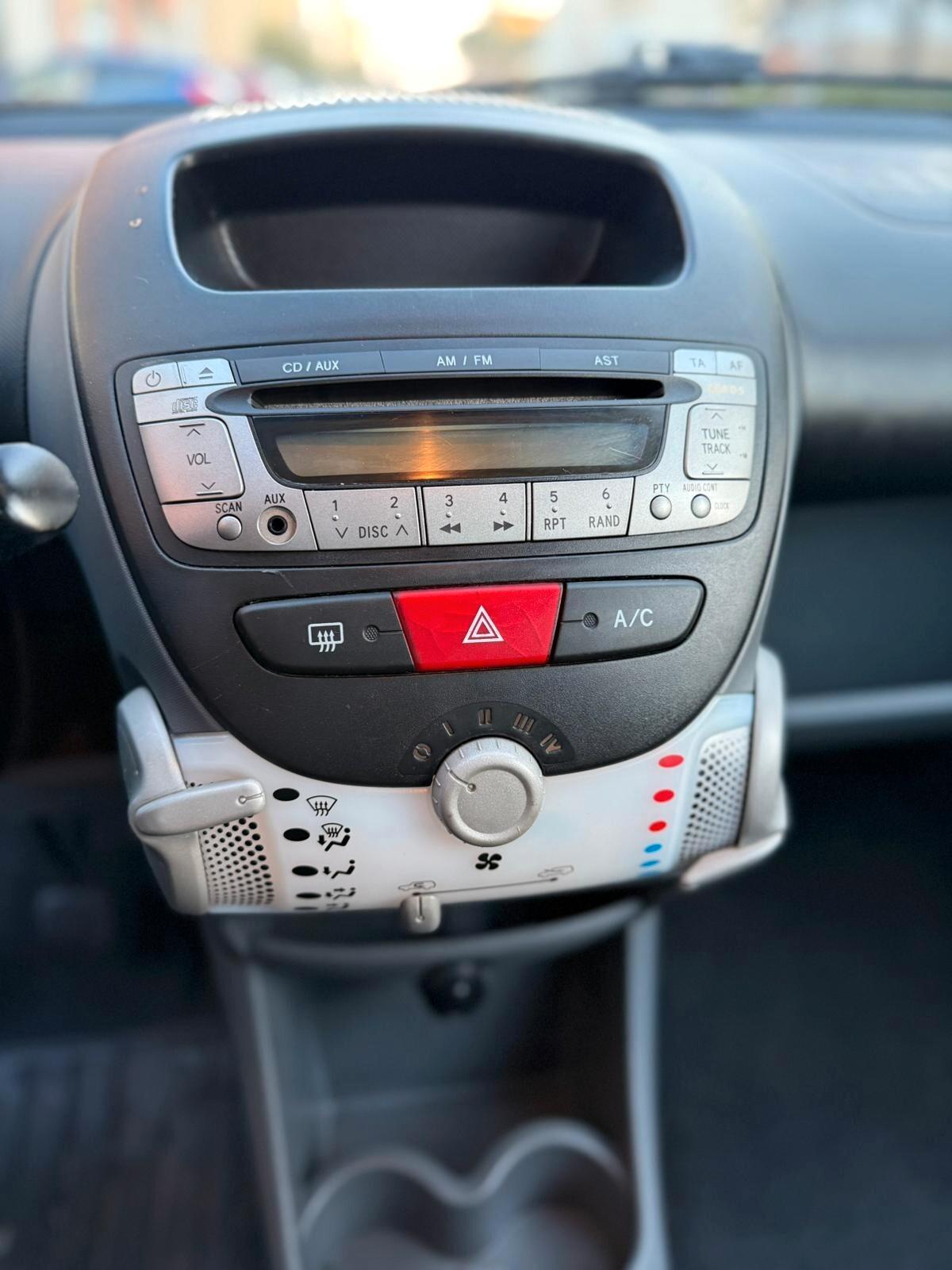 Peugeot 107 1.0 68CV 3p. Plaisir