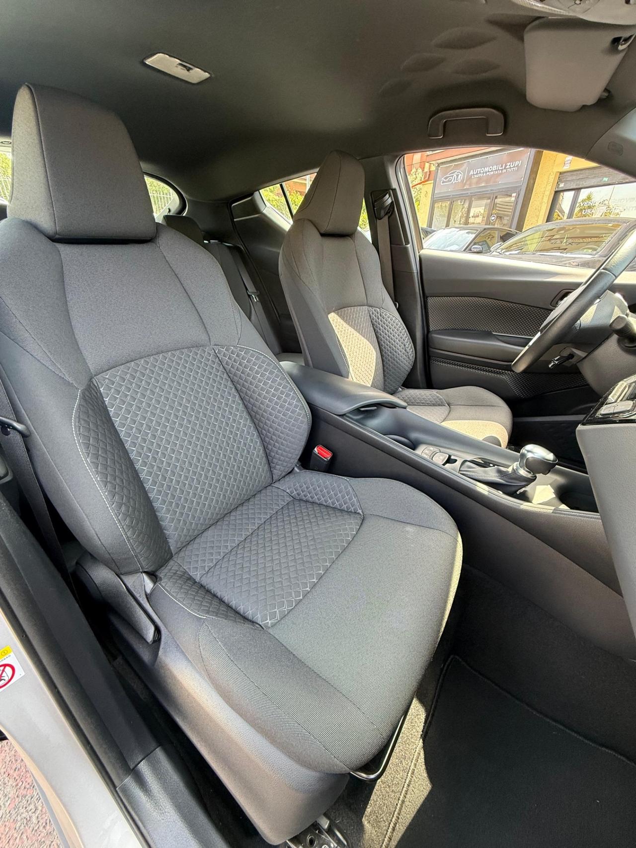 Toyota C-HR Hybrid Lounge *RETROCAMERA