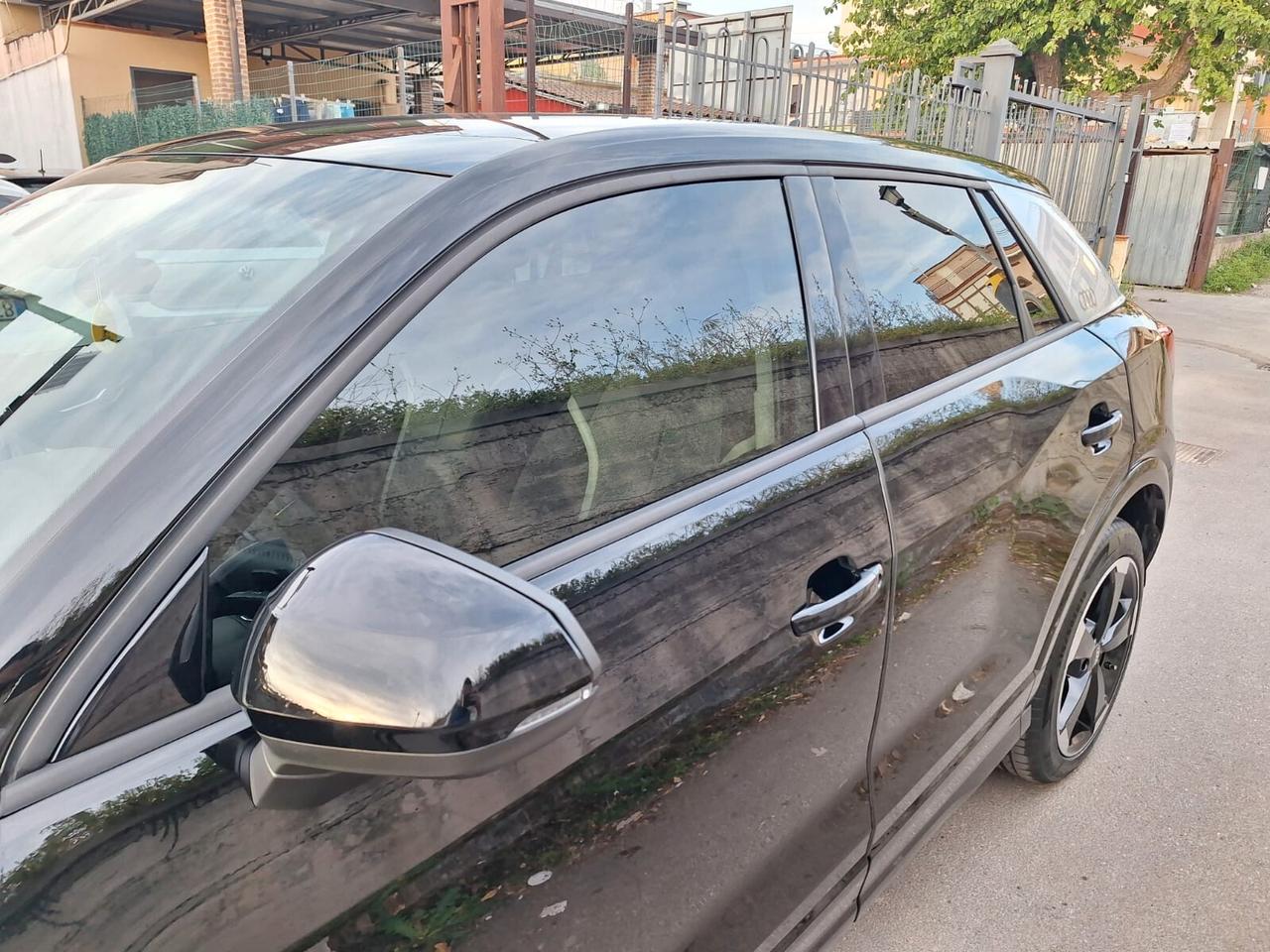 Audi Q2 30 TDI S tronic Identity Black