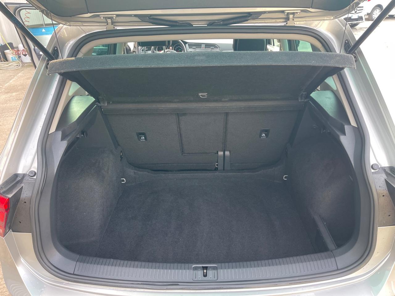 Volkswagen Tiguan 2.0 TDI SCR DSG Business BlueMotion Technology