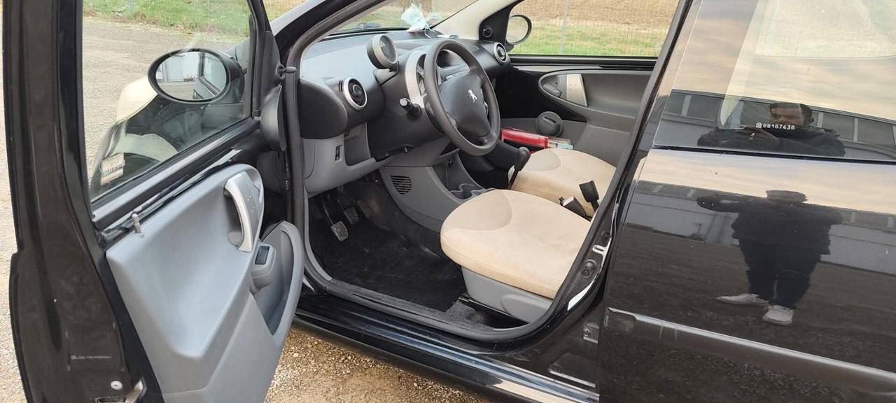 Peugeot 107 1.0 68CV 5p. Desir