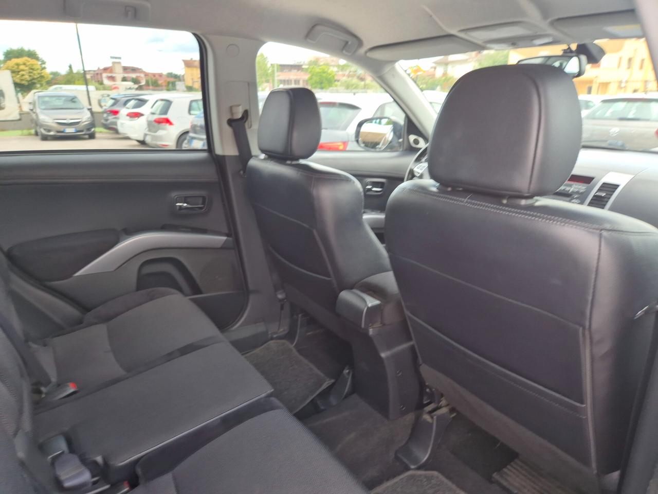 Mitsubishi Outlander 2.2 DI-D 4WD Intense