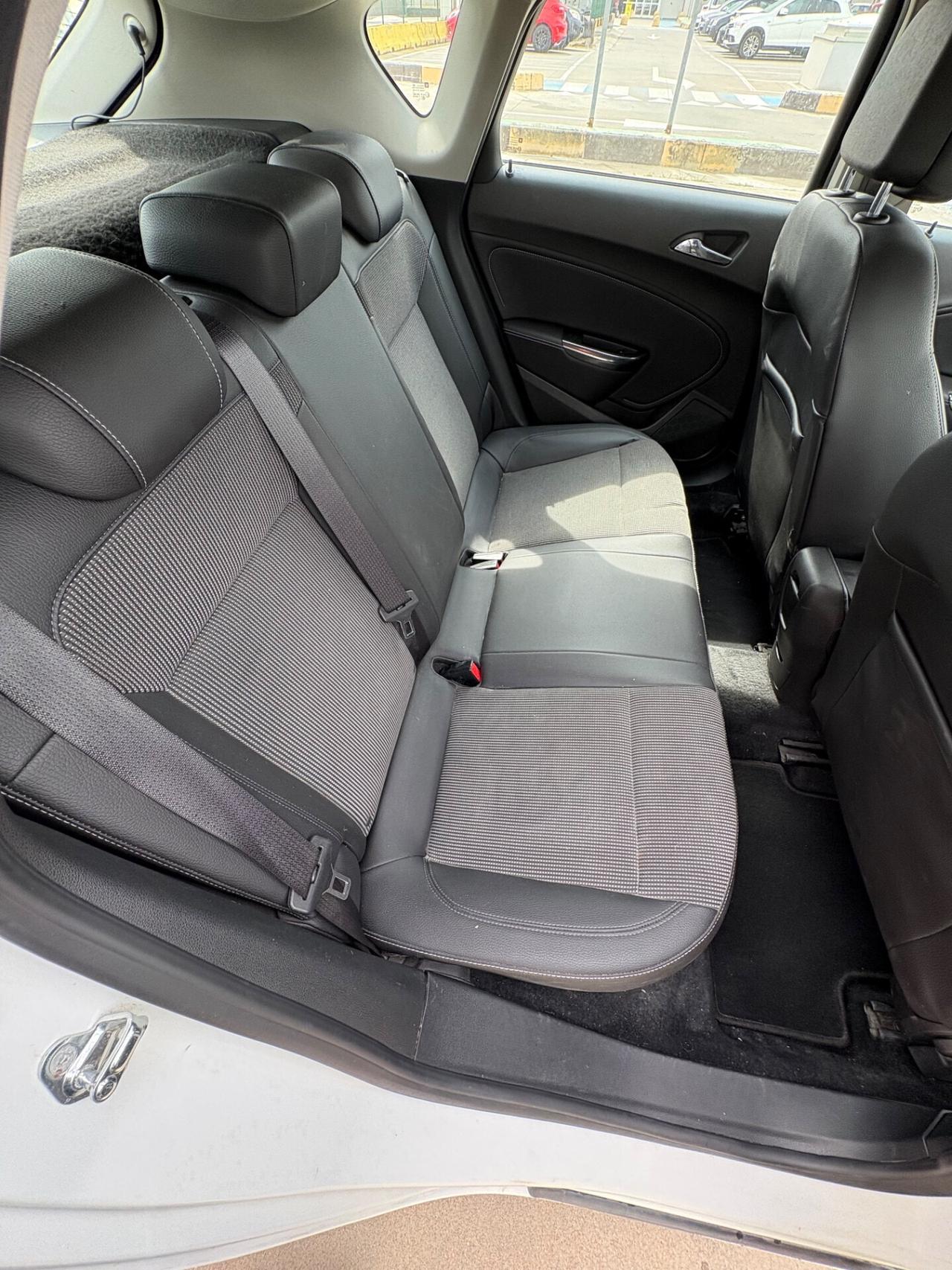Opel Astra 1.7 CDTI 110CV 5 porte Ok neo patentati.