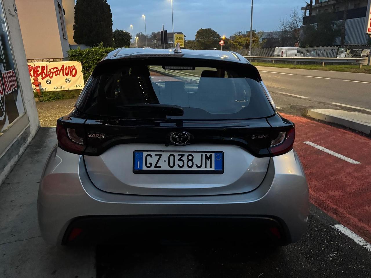 Toyota Yaris 1.5 Hybrid 5 porte Active
