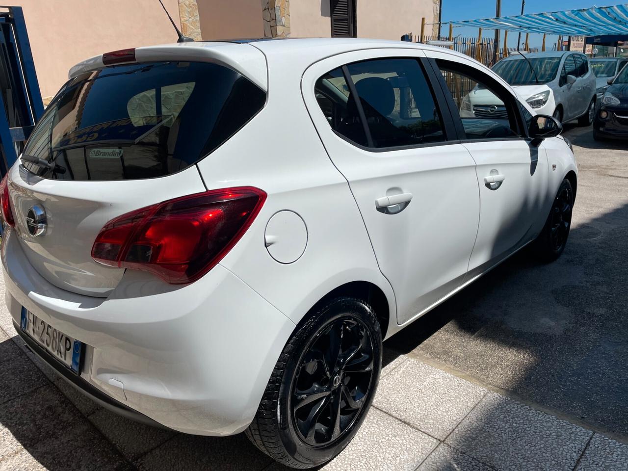 Opel Corsa 1.2 5 porte Black Edition