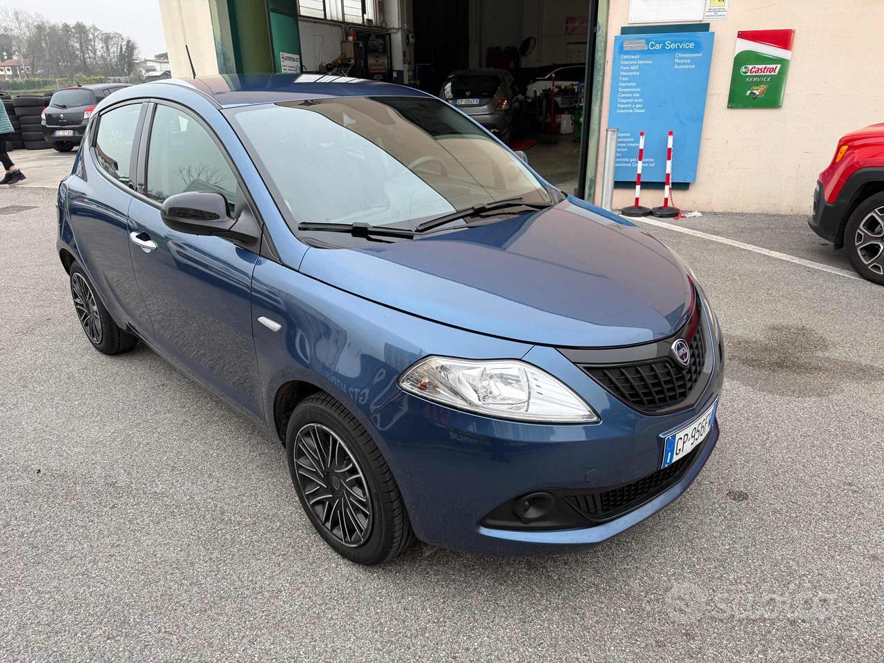 LANCIA Ypsilon 1.0 FireFly S&S Hybrid Silver Pl