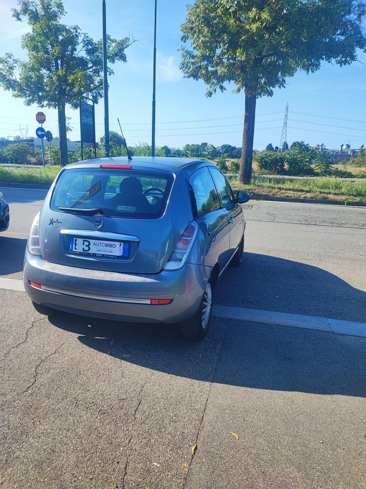 Lancia Ypsilon 1.2 69 CV Unyca