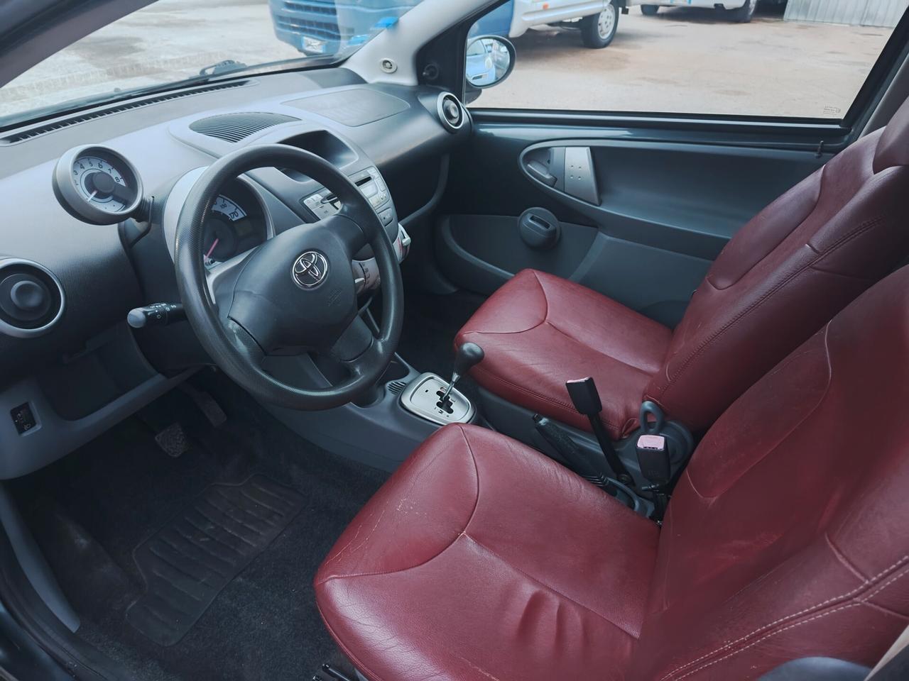 Toyota Aygo 1.0 VVT-i 3p Sol c/automatico