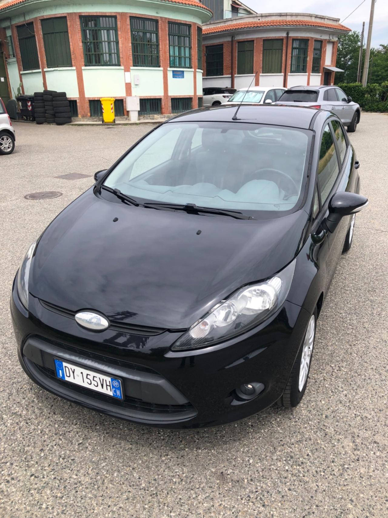 Ford Fiesta 1.4 TDCi 68CV 5 porte Titanium