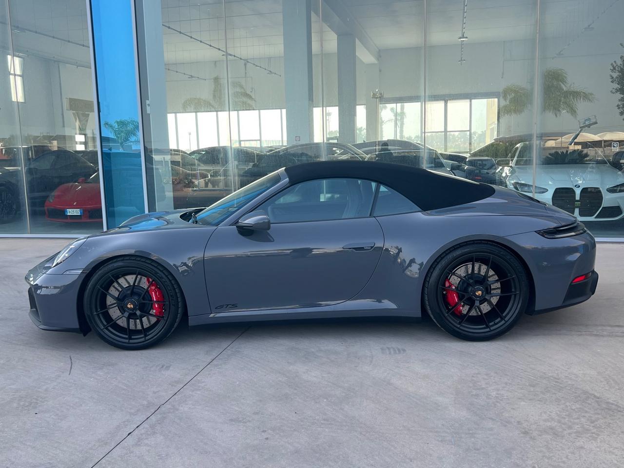 Porsche 911 Carrera 4 GTS Cabriolet - possibilità noleggio no scoring