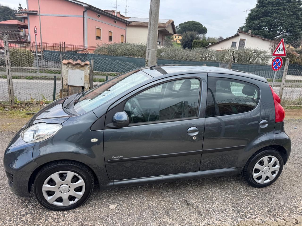 Peugeot 107 1.0 68CV 5p. Sweet Years 2Tronic NEOPATENTATI