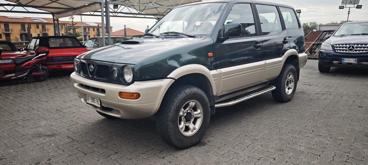 Nissan Terrano II 2.4i 12V cat 5 porte SE