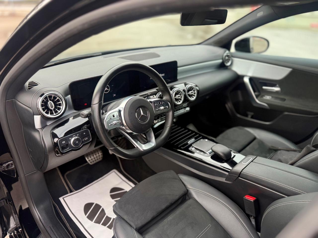 Mercedes-benz A 200 d Premium Night Edition First