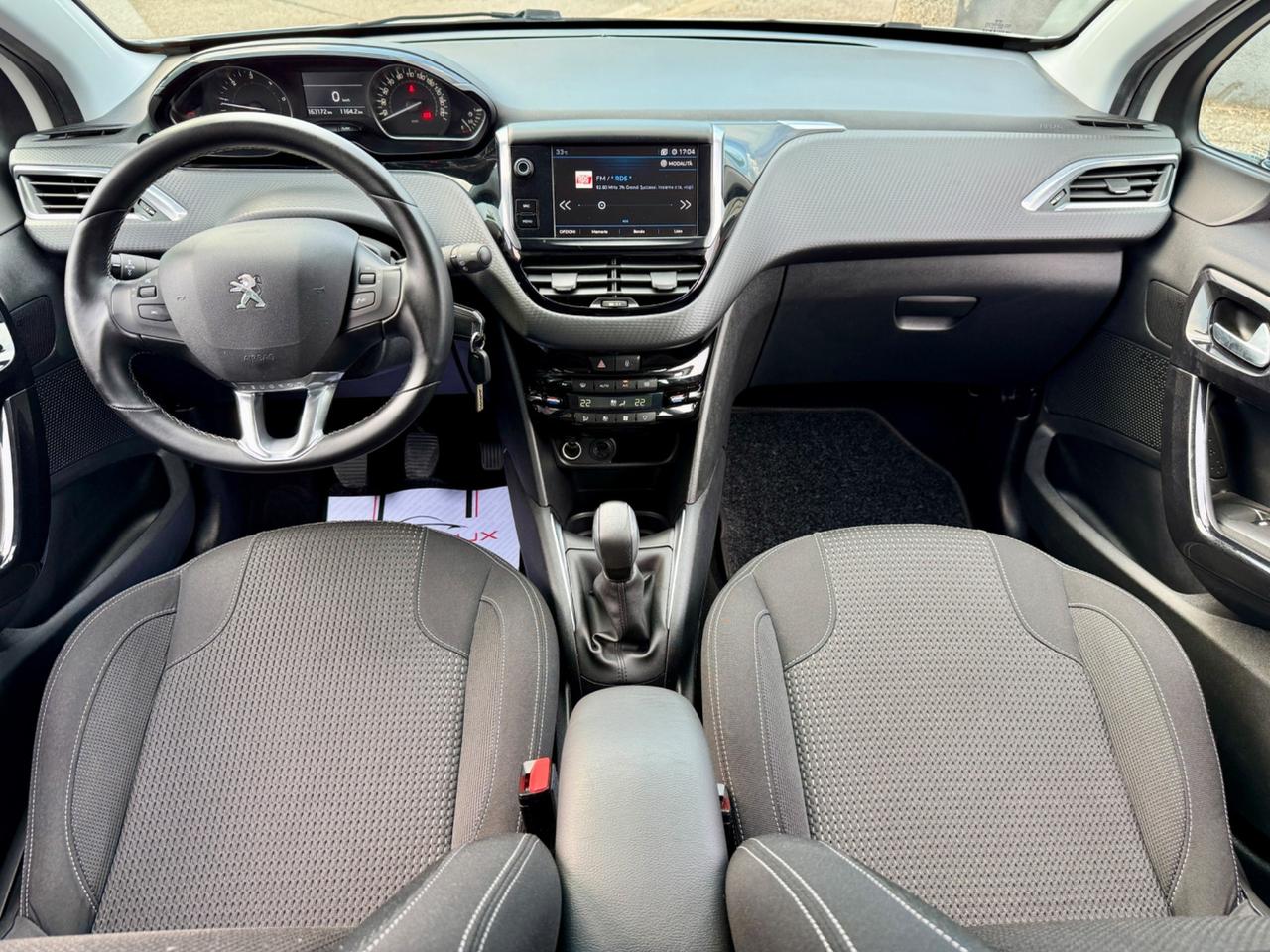Peugeot 208 BlueHDi 75 5 porte black line 2017