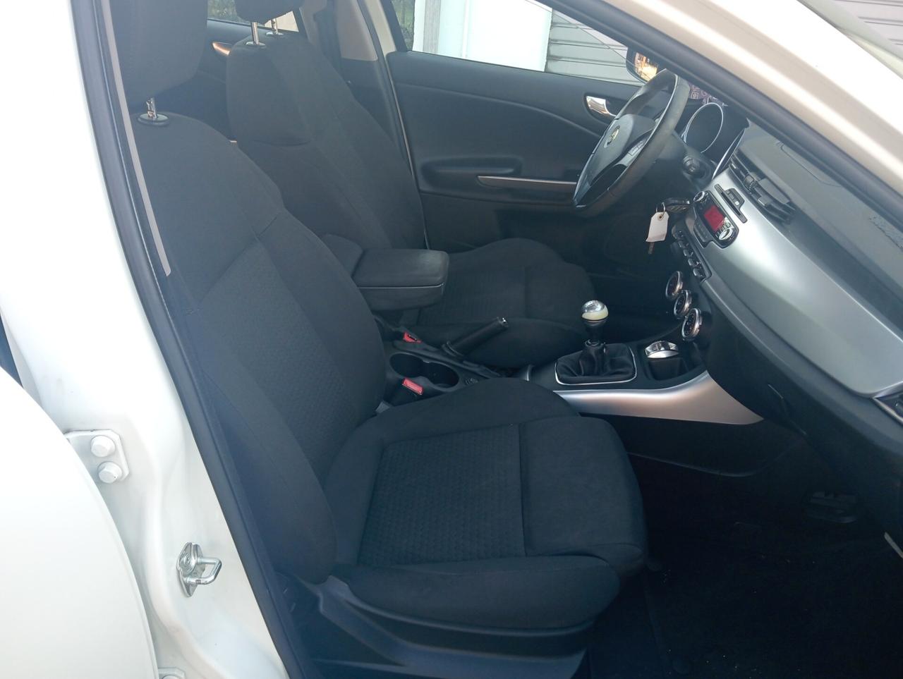 Alfa Romeo Giulietta 1.6 JTDm-2 105 CV Exclusive