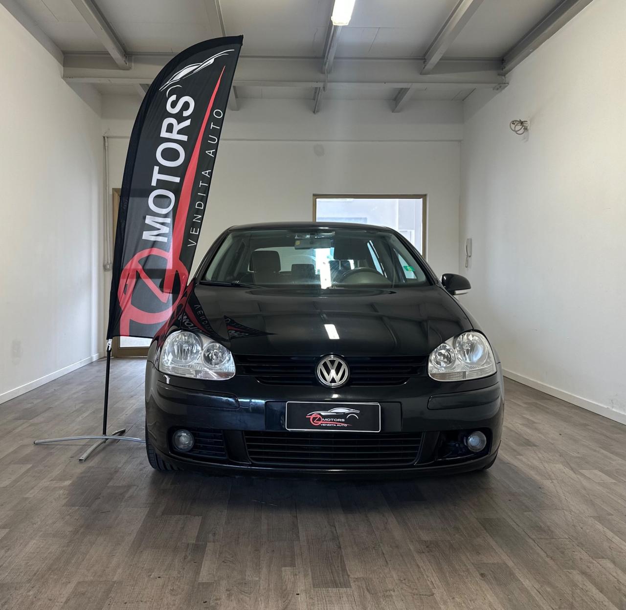 Volkswagen Golf 1.6 16V FSI 5p. Sportline NEOPATENTATI