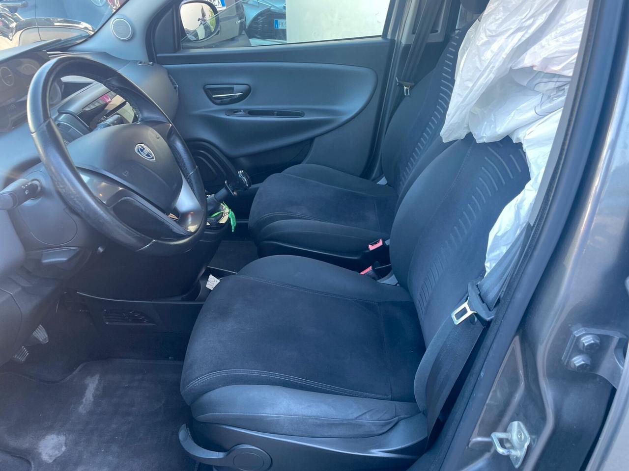 Lancia Ypsilon 1.2 69 CV 5 porte Silver
