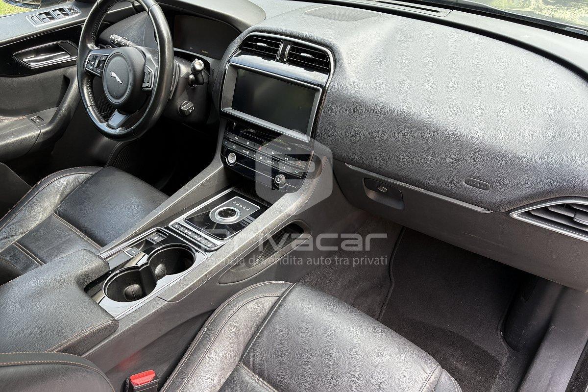 JAGUAR F-Pace 2.0 D 180 CV AWD aut. Portfolio