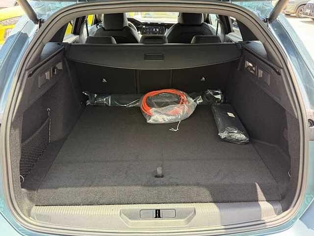 Peugeot 308 Plug-in Hybrid 195 e-DCS7 SW GT