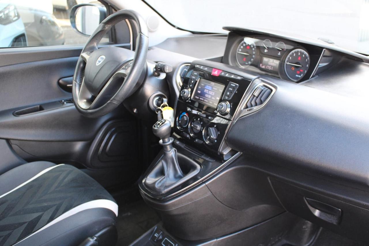 Lancia Ypsilon 1.2 69 CV 5 porte GPL Ecochic Gold