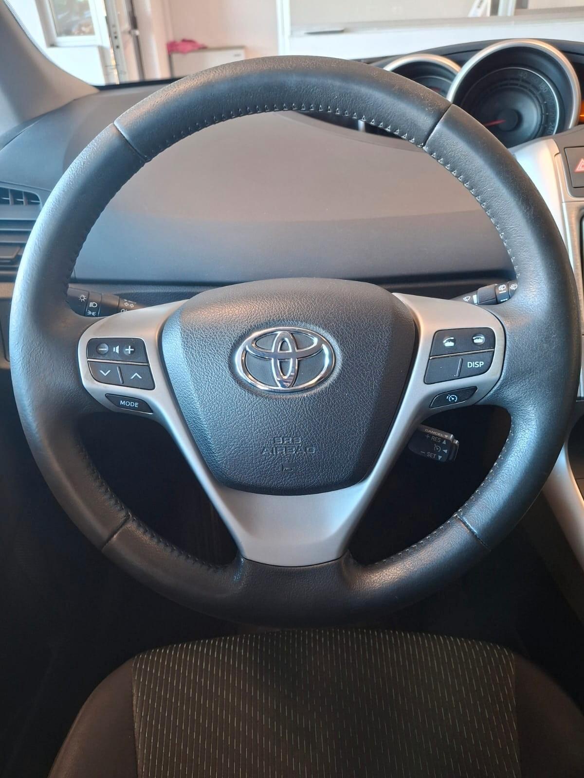 Toyota Verso 2.0d Active *7 POSTI