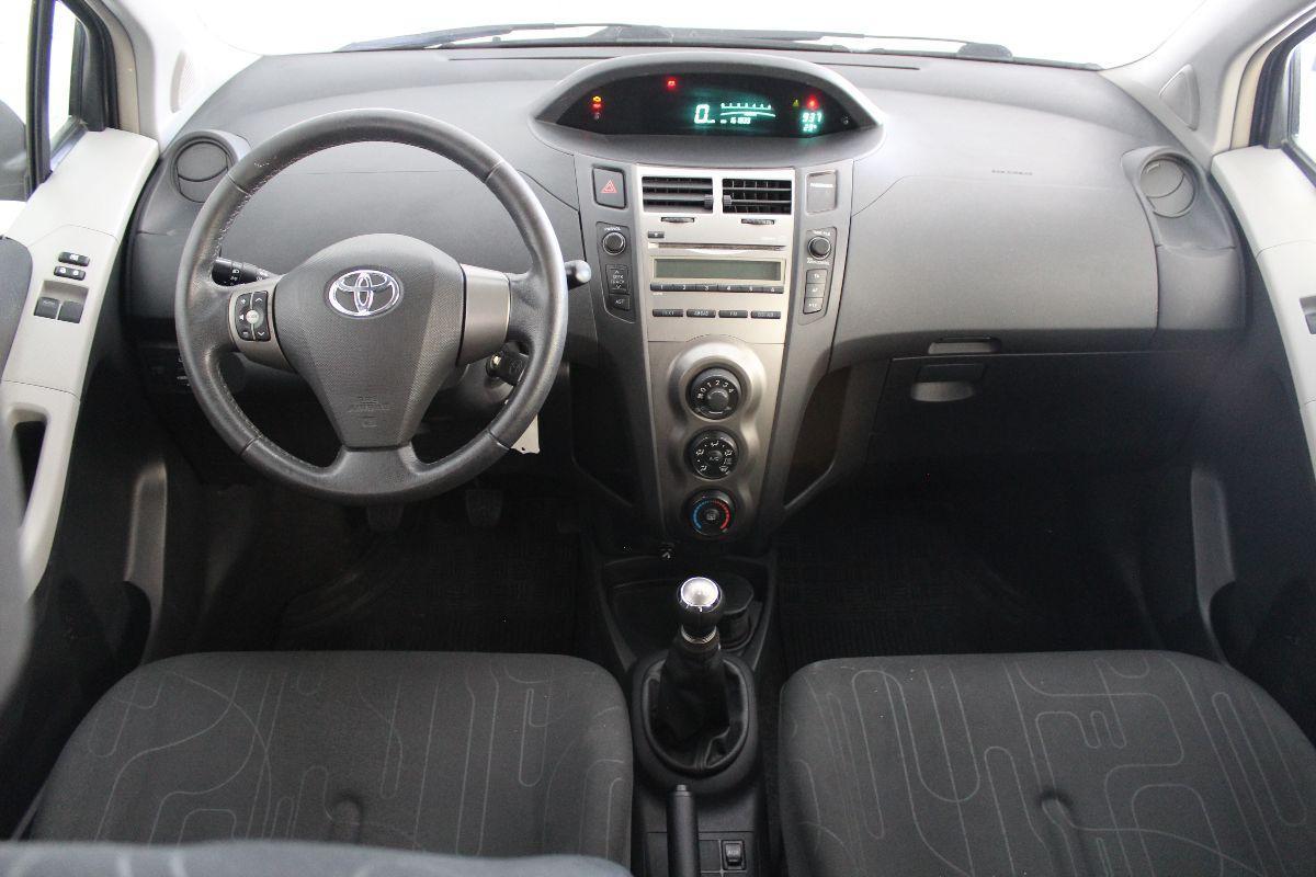 TOYOTA - Yaris - 1.0 5p. Now