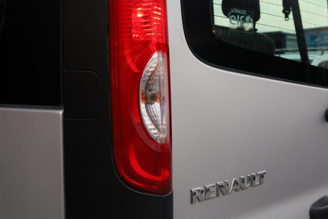 RENAULT Trafic 2.0 dCi/115 Passenger 8 Posti