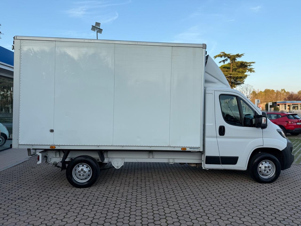 Peugeot Boxer 335 2.2 BlueHDi 140 S&S PC Cabinato