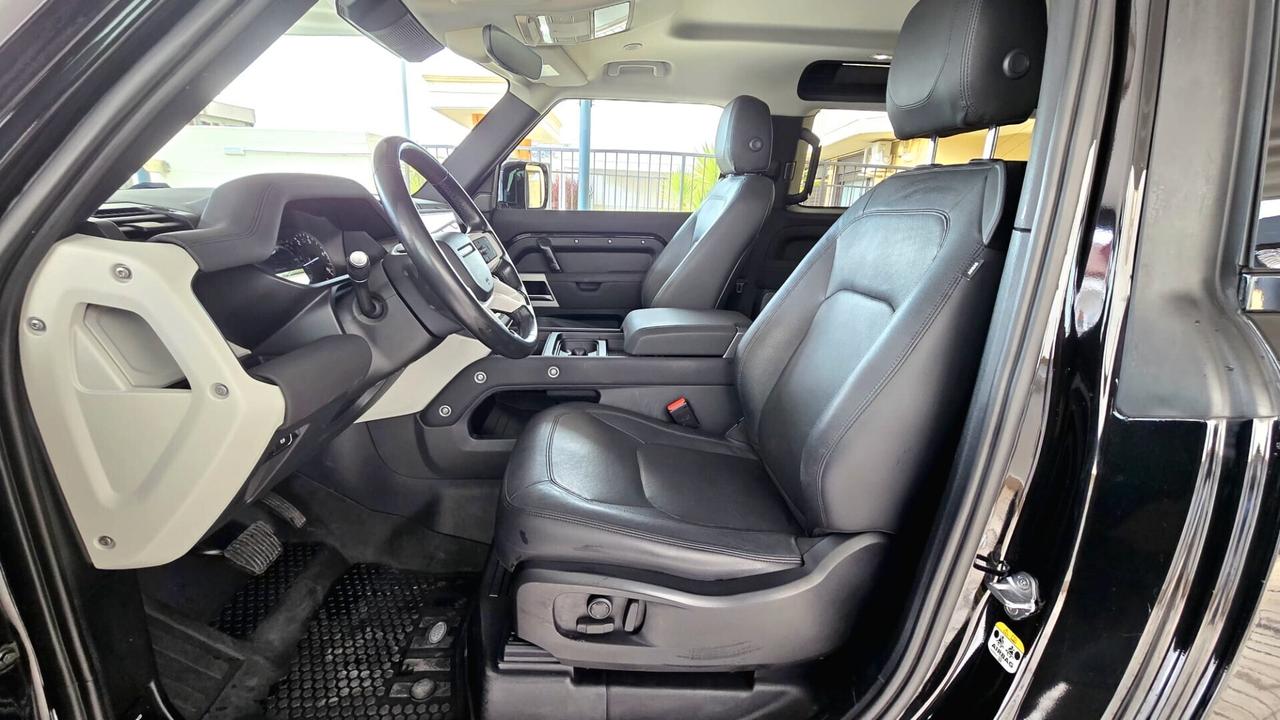 Land Rover Defender 90 3.0D 200cv AWD X-Dynamic HSE FULL BLACK