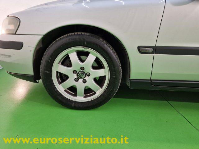 VOLVO V70 2.4 D5 20V cat