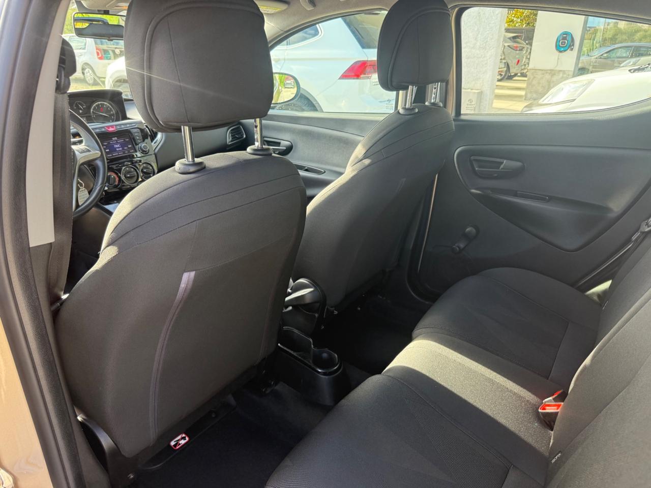 Lancia Ypsilon 1.0 FireFly 5 porte S&S Hybrid Ecochic Gold