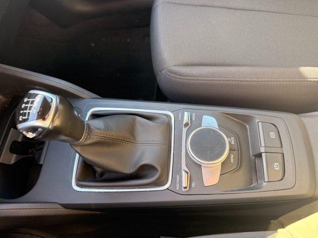 AUDI Q2 30 TDI Business