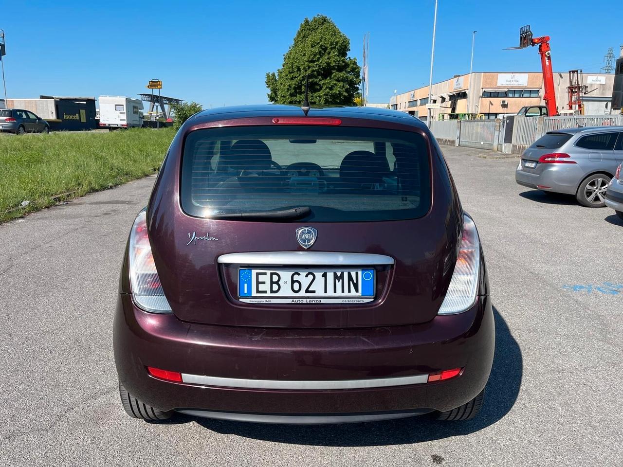 Lancia Ypsilon 1.3 MJT 75 CV Argento