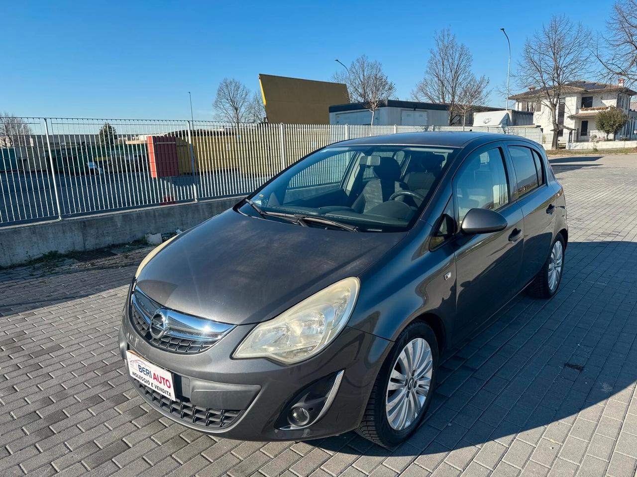 Opel Corsa 1.2 benzina 5 porte Cosmo