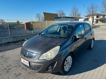 Opel Corsa 1.2 benzina 5 porte Cosmo