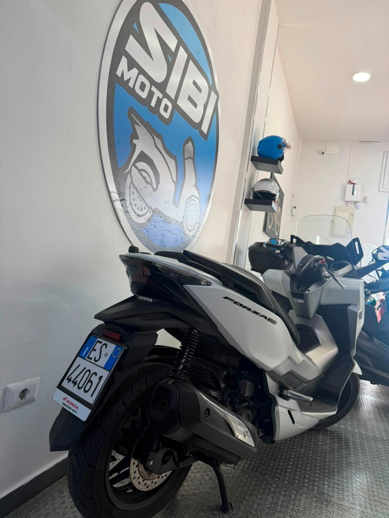 Honda Forza 300