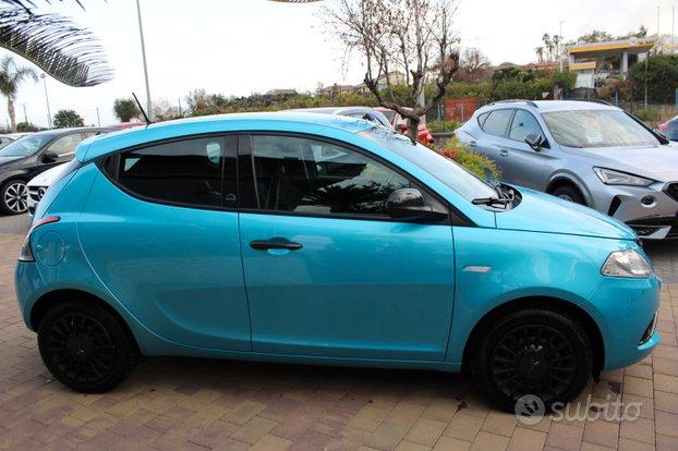 Lancia Ypsilon 1.0 69cv firefly hybrid gold