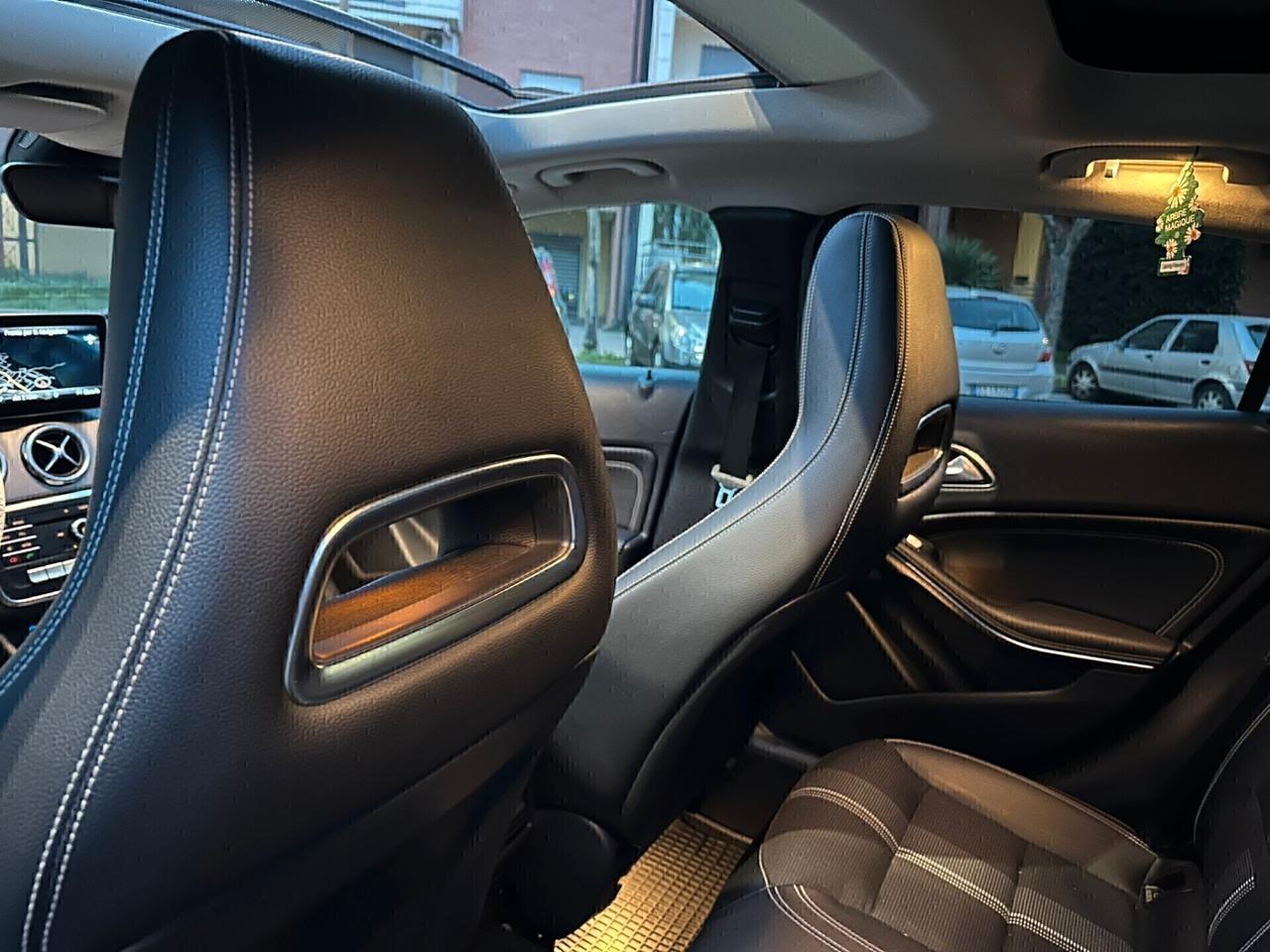Mercedes-benz GLA200d Automatic Premium ENDURO TETTO FULL