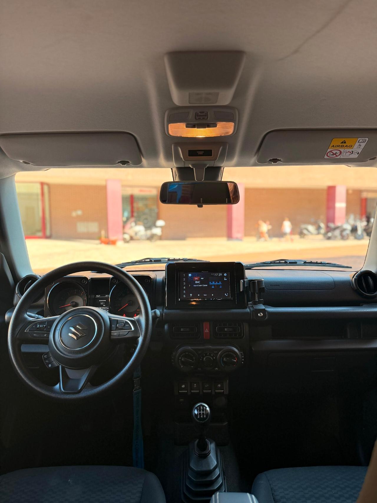 Suzuki Jimny 1.5 5MT PRO (N1)