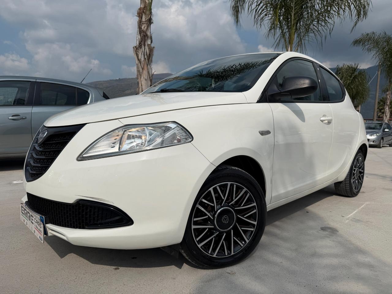 LANCIA YPSILON S MOMODESIGN 2014 1.2 BENZINA 69 CV