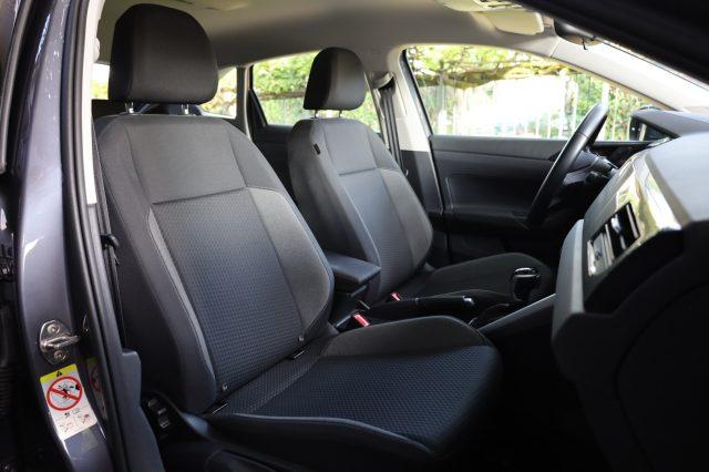 VOLKSWAGEN Taigo 1.0 TSI 110 CV DSG Automatica per NEOPATENTATI