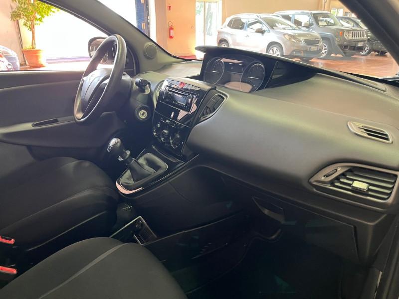 LANCIA Ypsilon 1.2 69 CV 5 porte Silver