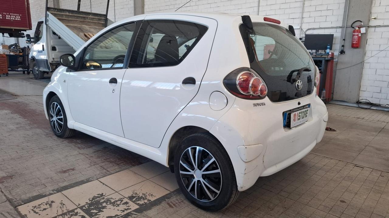 Toyota Aygo 1.0 12V VVT-i 5 porte Active Connect