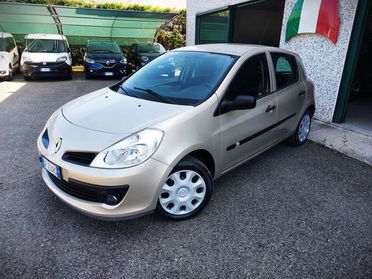 Renault Clio Clio III 2005 5p 1.2 16v Dynamique